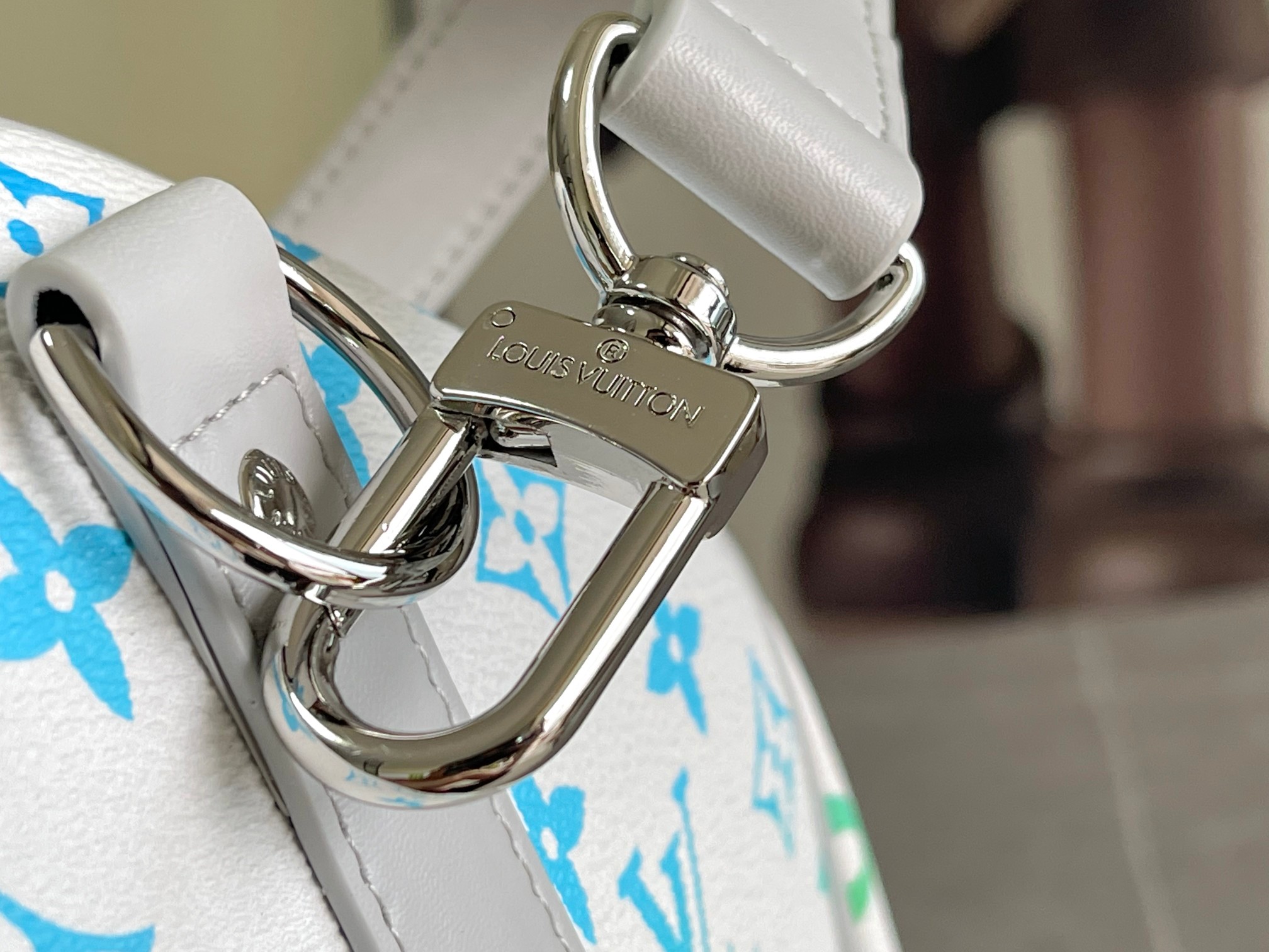 Louis Vuitton Keepall Bandoulière 55 Travel Bag - Image 7