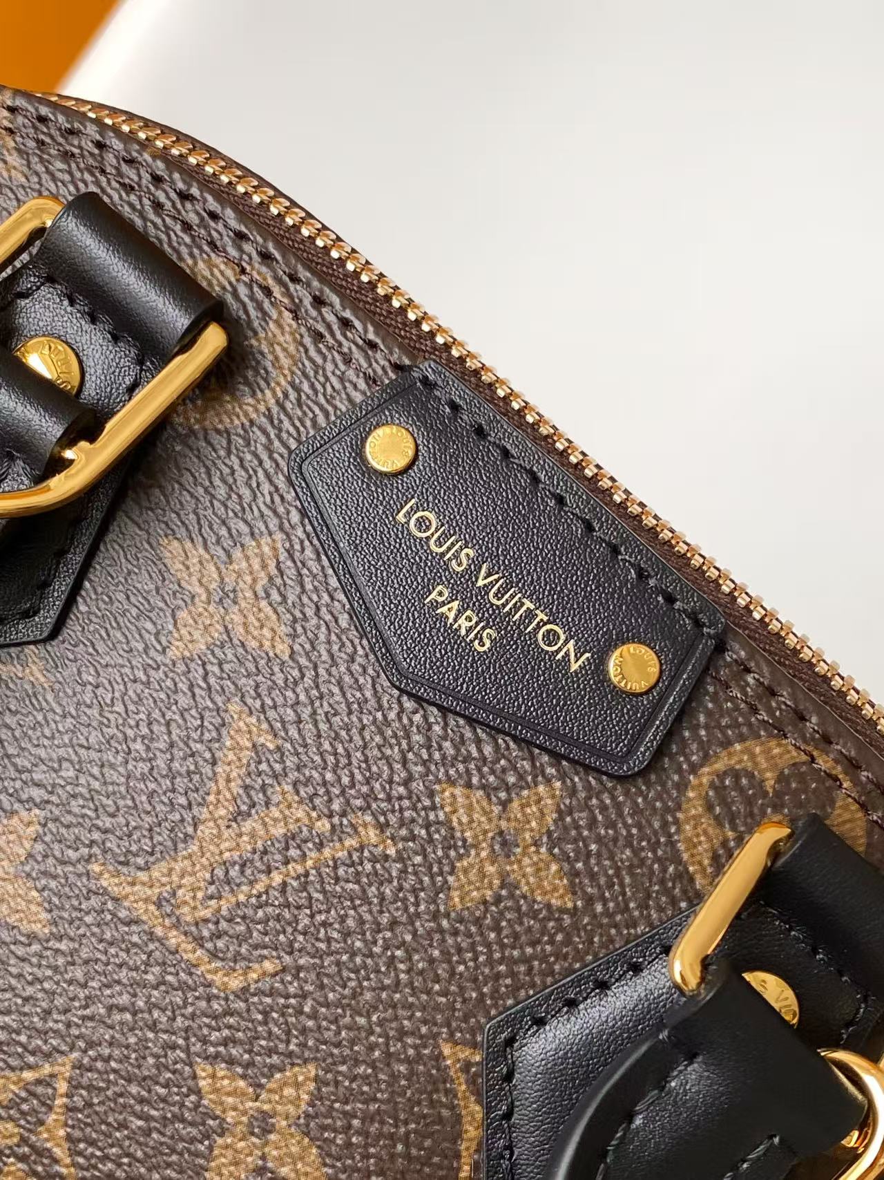 Louis Vuitton Alma BB M26084 Handbag - Image 7