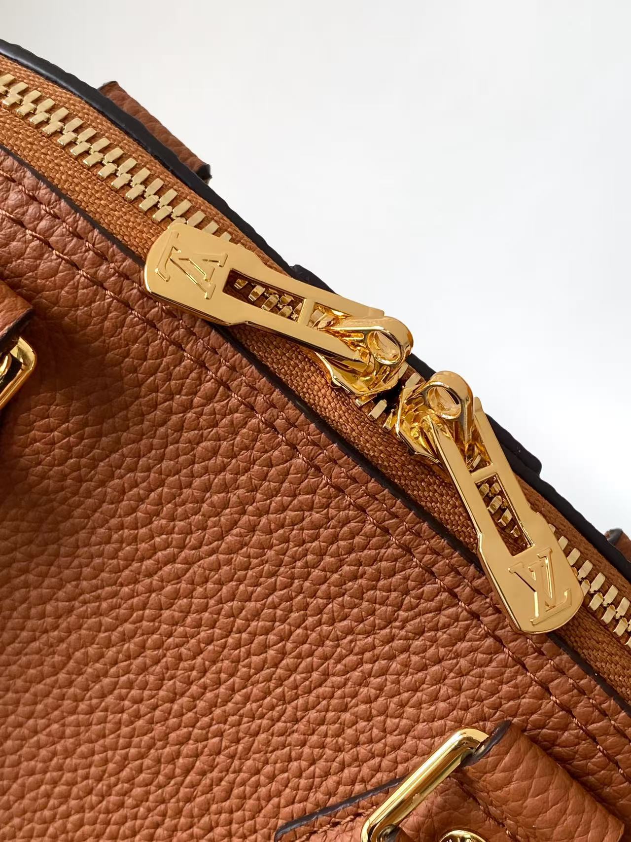 Louis Vuitton Alma BB Monogram Canvas Handbag - Image 7