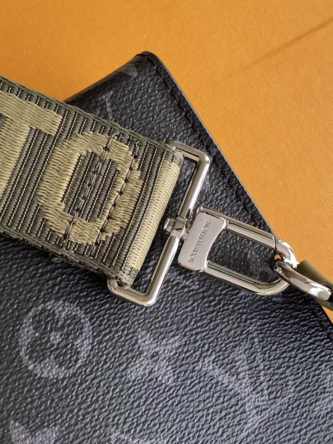 Louis Vuitton Gaston Wearable Wallet Pochette Voyage - Image 7
