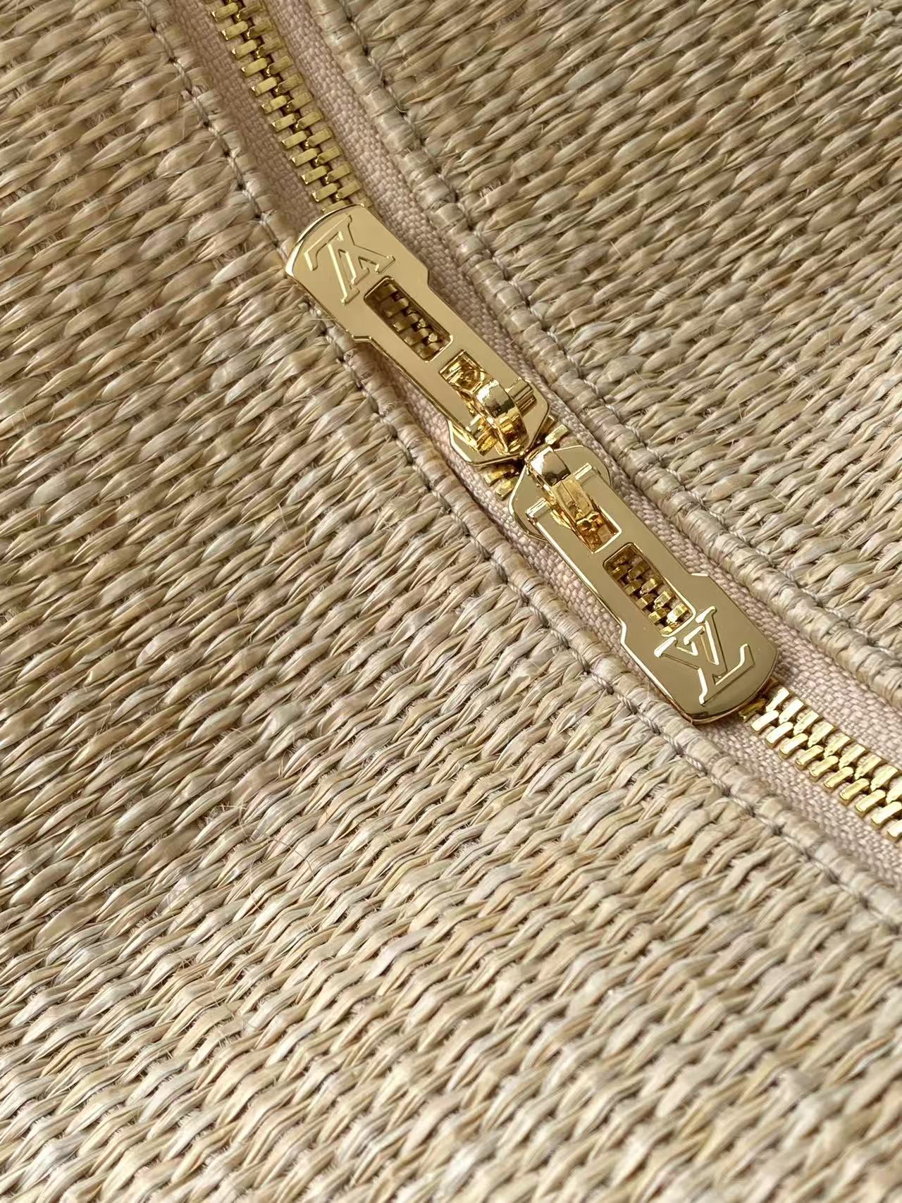 Louis Vuitton Express Small Handbag with Monogram Trim - Image 7
