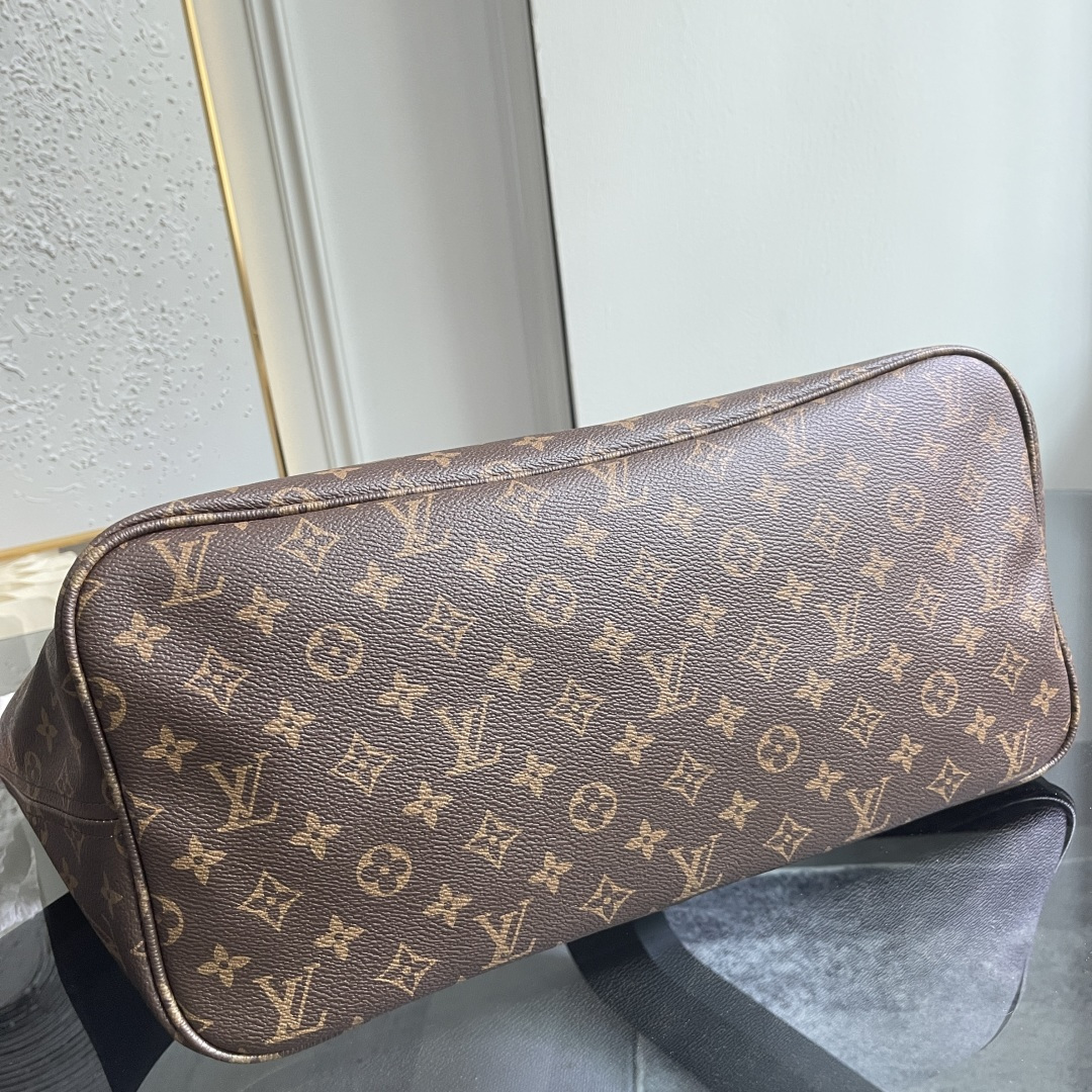 Louis Vuitton Neverfull Large Tote Bag in Damier Azur Canvas - Image 7