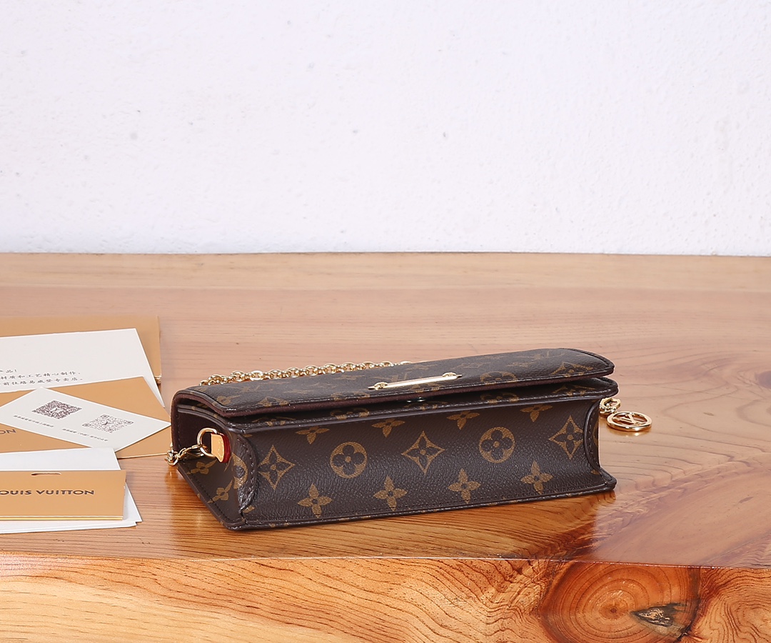 Lily Wallet On Chain in Monogram Canvas - Image 7