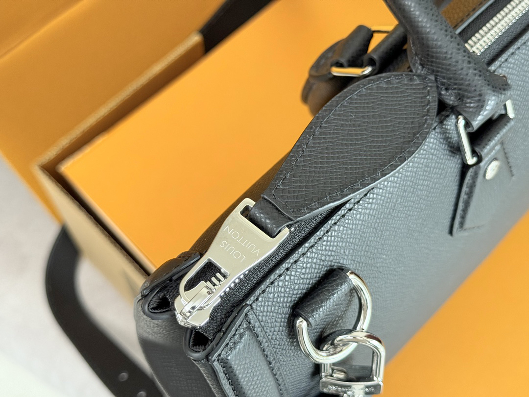 Louis Vuitton Slim Briefcase in Taiga Leather, Model M30810 - Image 7