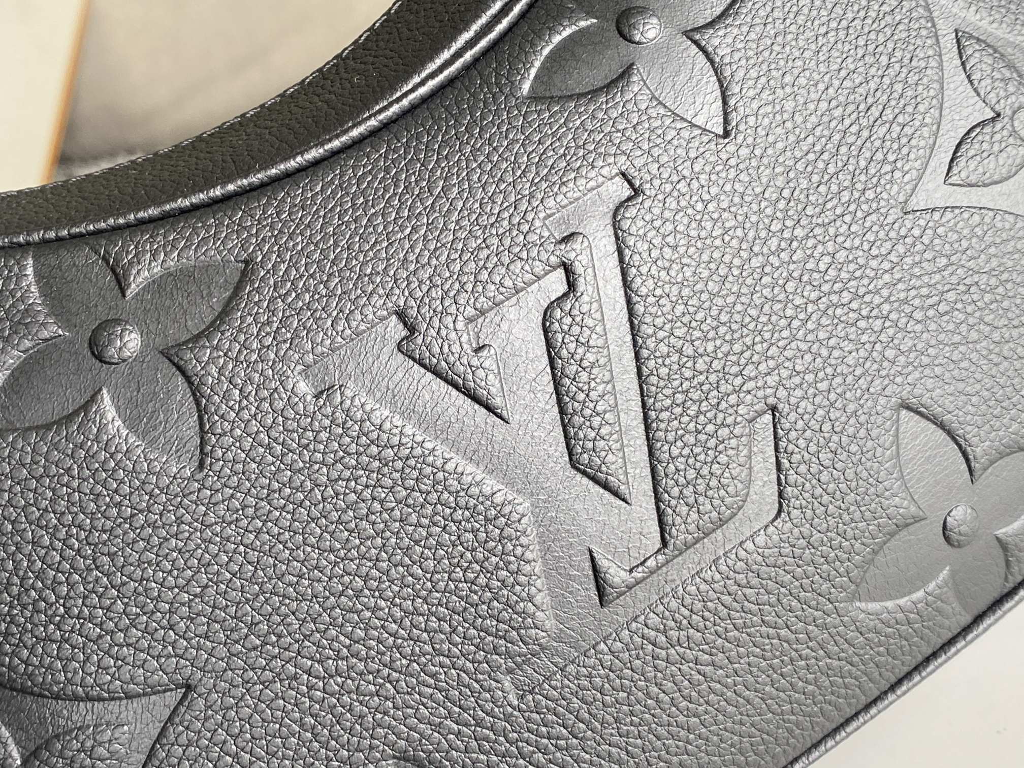 Louis Vuitton Bagatelle Handbag - White Monogram Empreinte Leather - Image 7