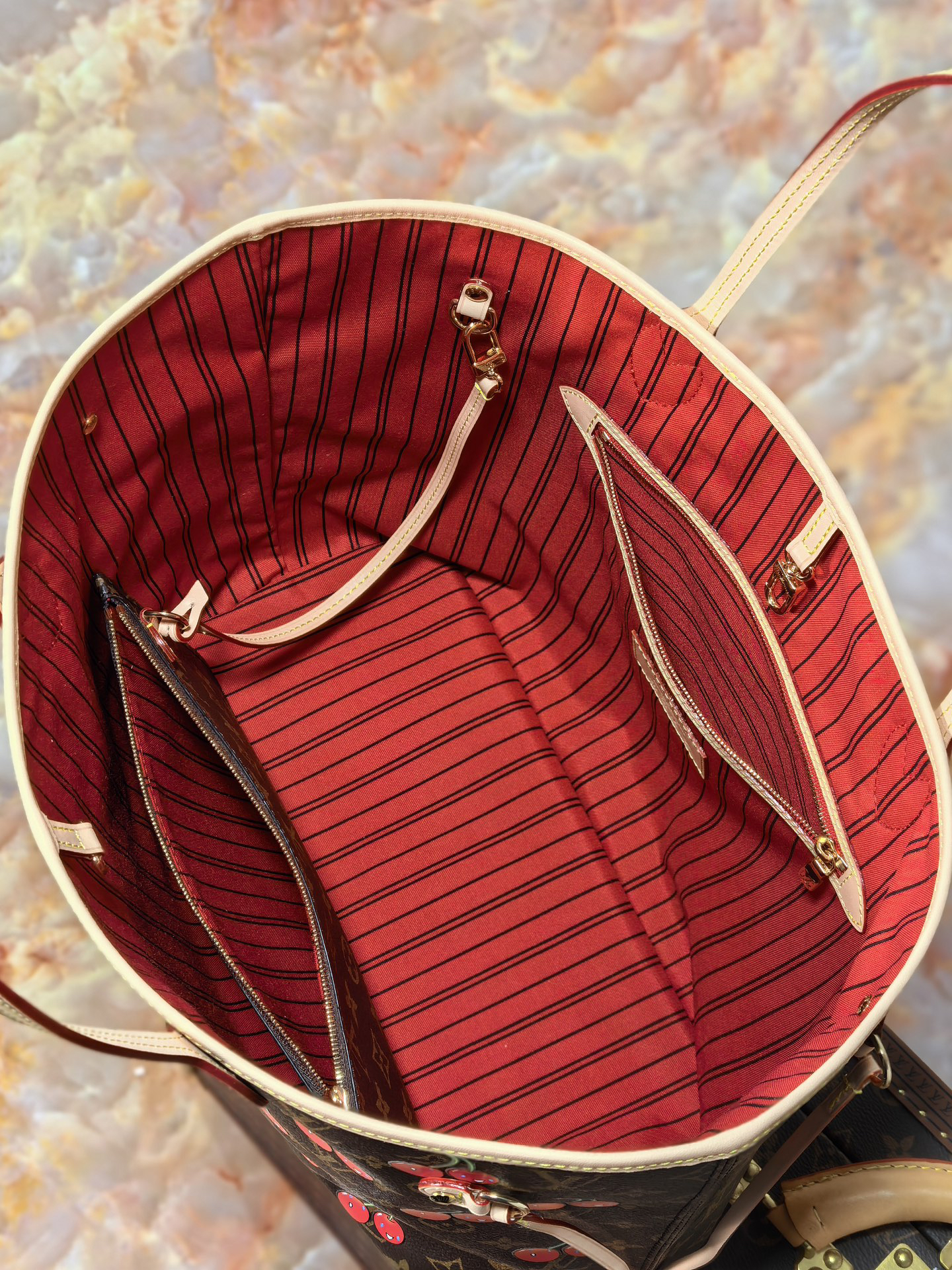 Louis Vuitton Neverfull MM Cherry Monogram Tote Bag - Image 7