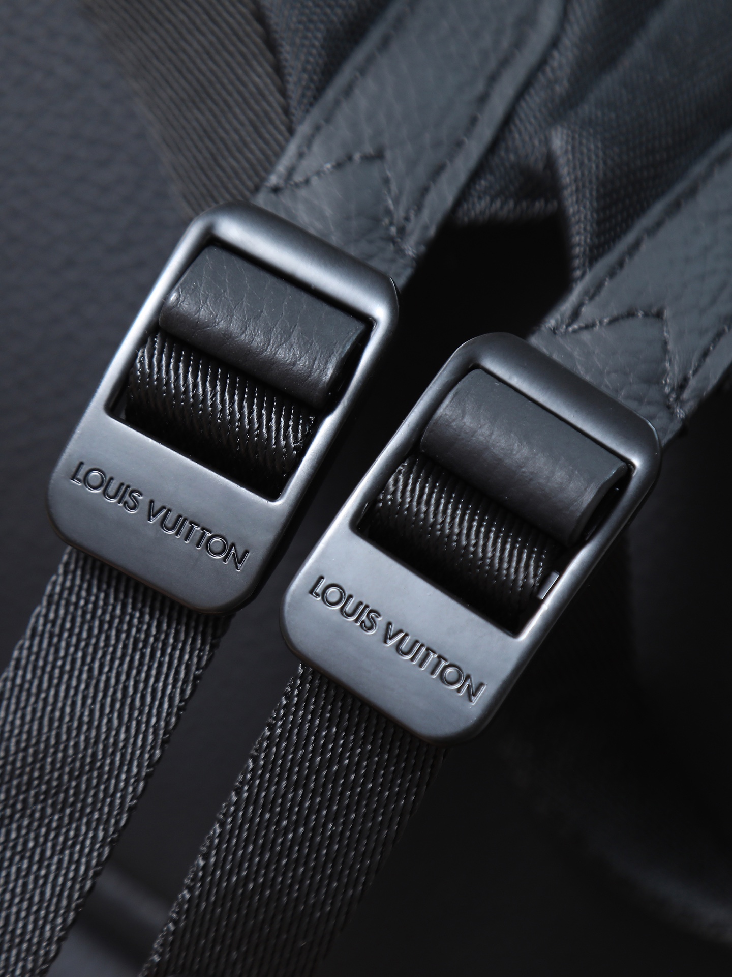 Louis Vuitton Discovery Work Laptop Briefcase - Image 7