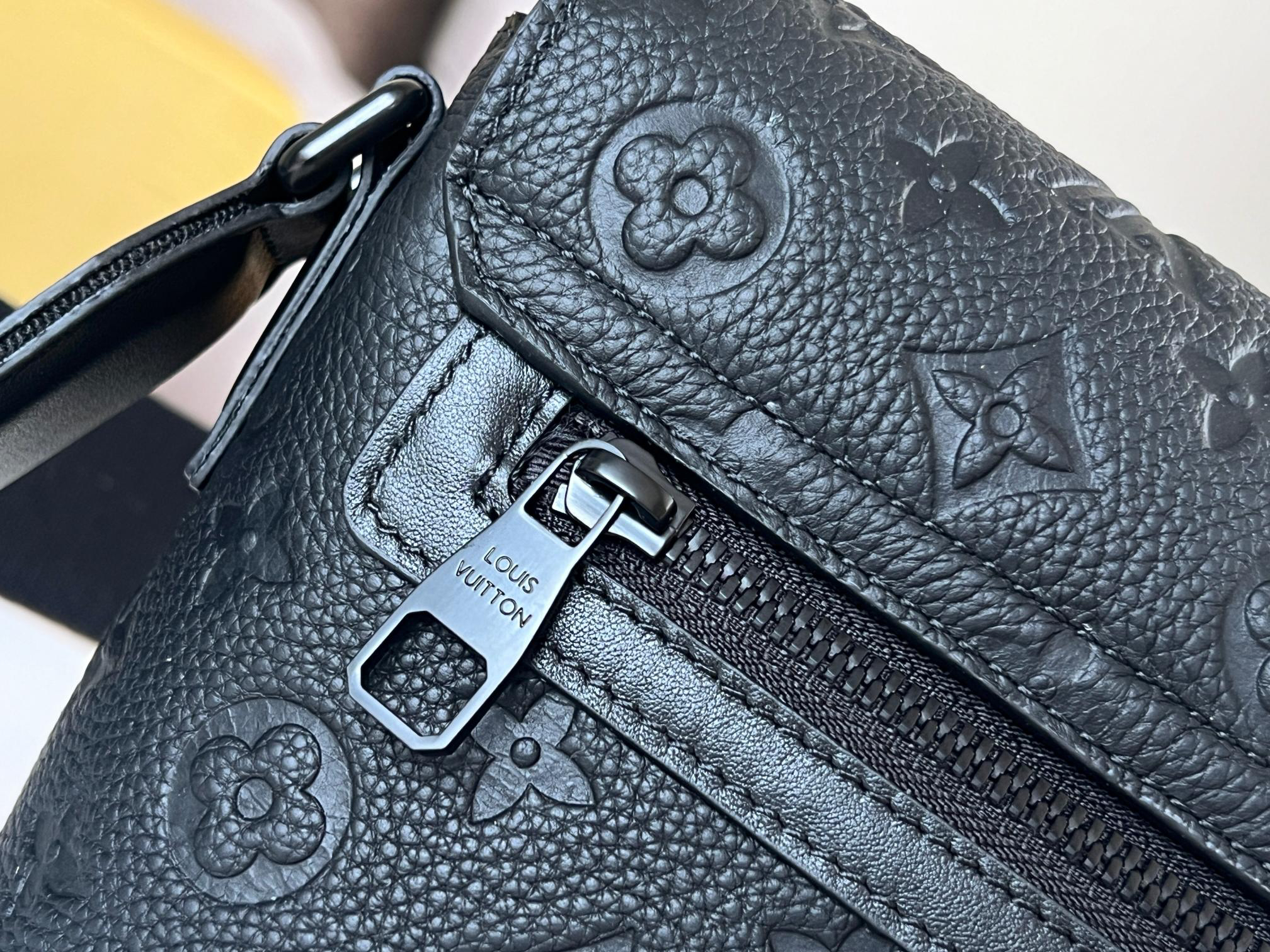 Louis Vuitton S-Cape Messenger Bag M23741 - Image 7