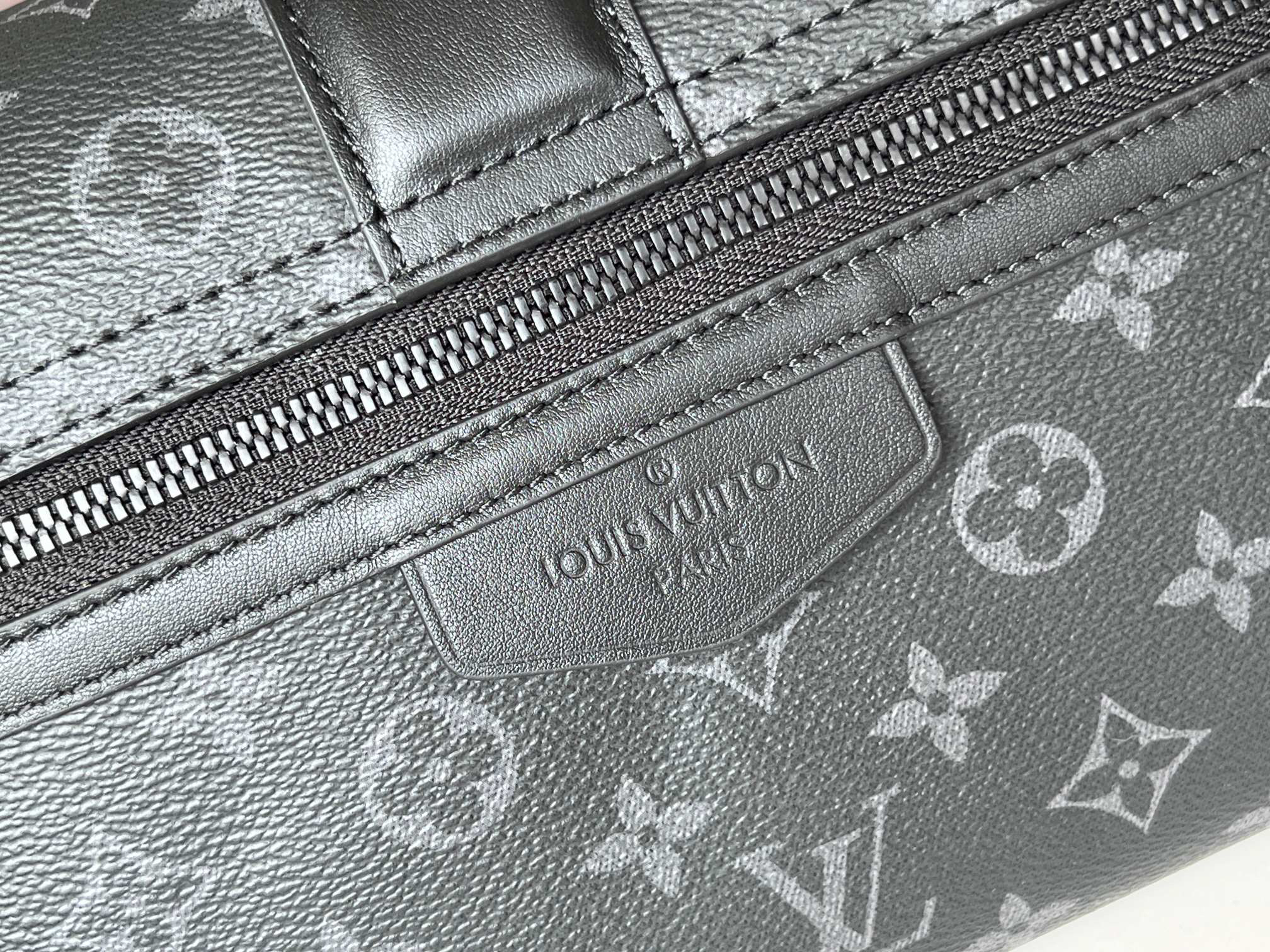 Louis Vuitton S-Cape Messenger Bag M46794 - Image 7