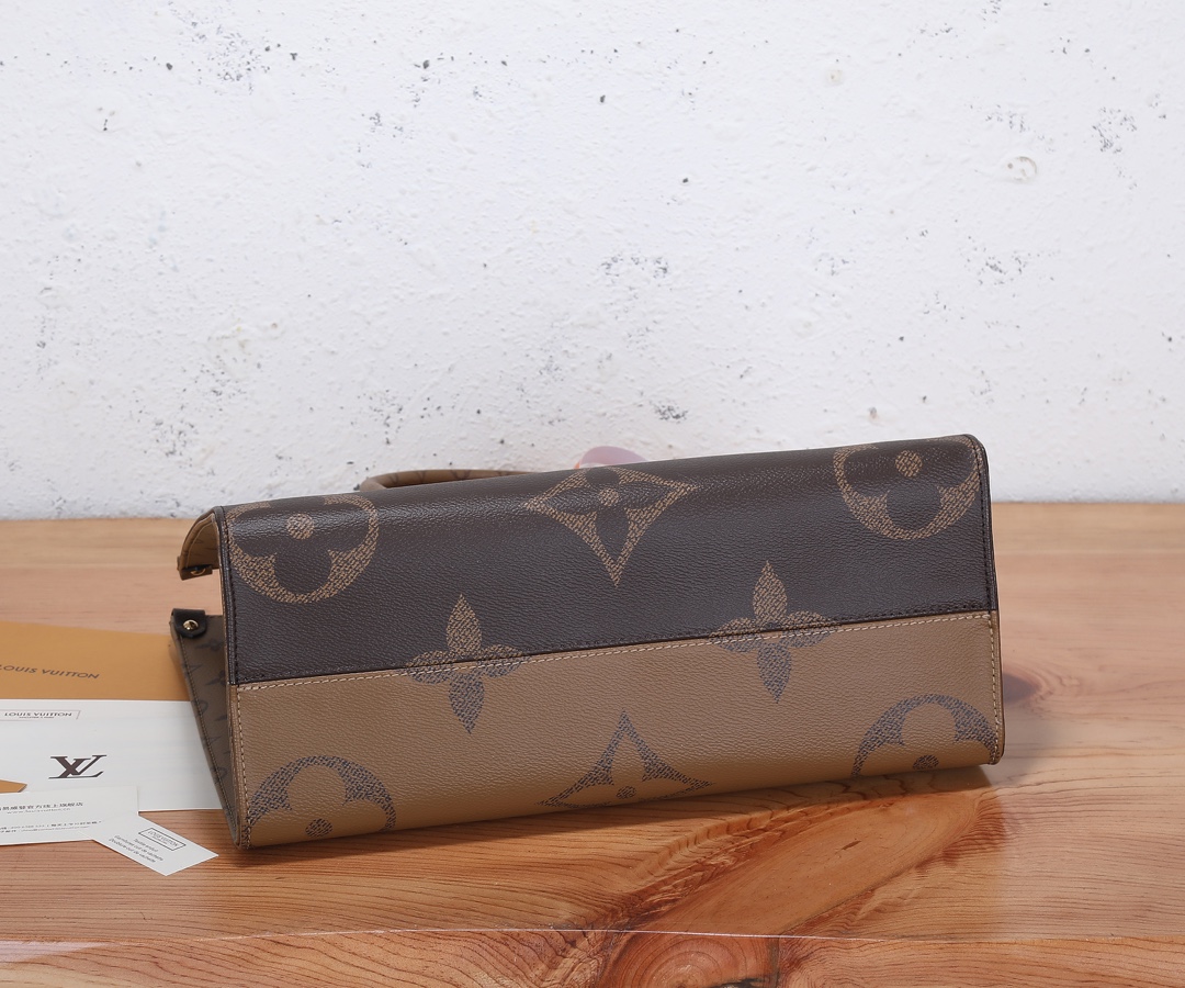 Louis Vuitton Onthego Medium Tote Bag - Image 7