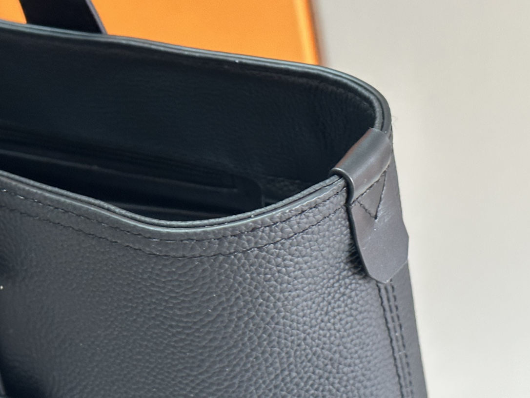 Louis Vuitton Pilot Tote Bag - Image 7