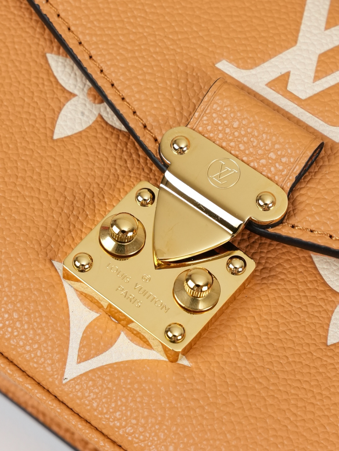Louis Vuitton Pochette Métis East West Shoulder Bag in Monogram Empreinte Leather - Image 7