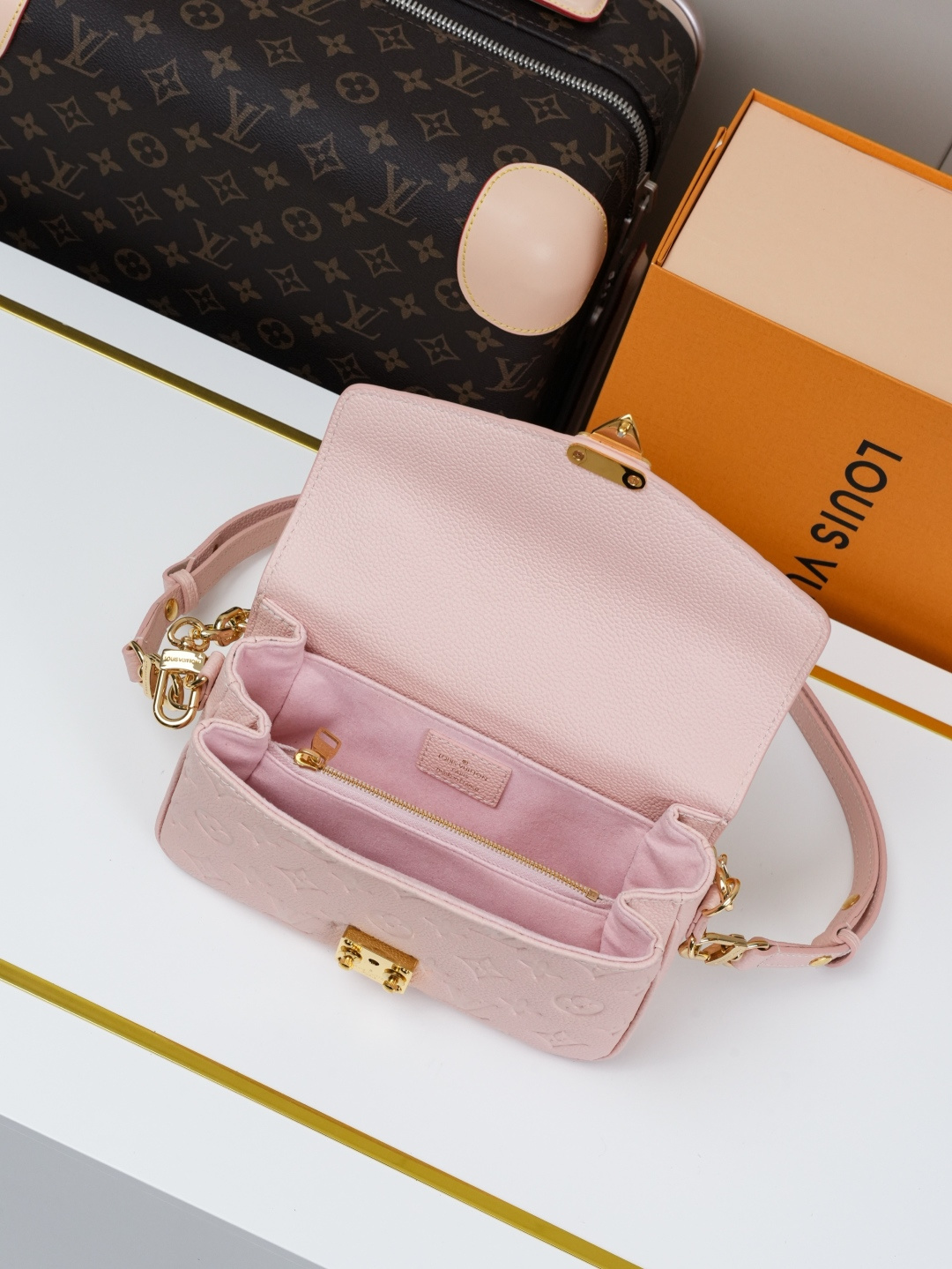 Louis Vuitton Pochette Métis East West Shoulder Bag - Image 7