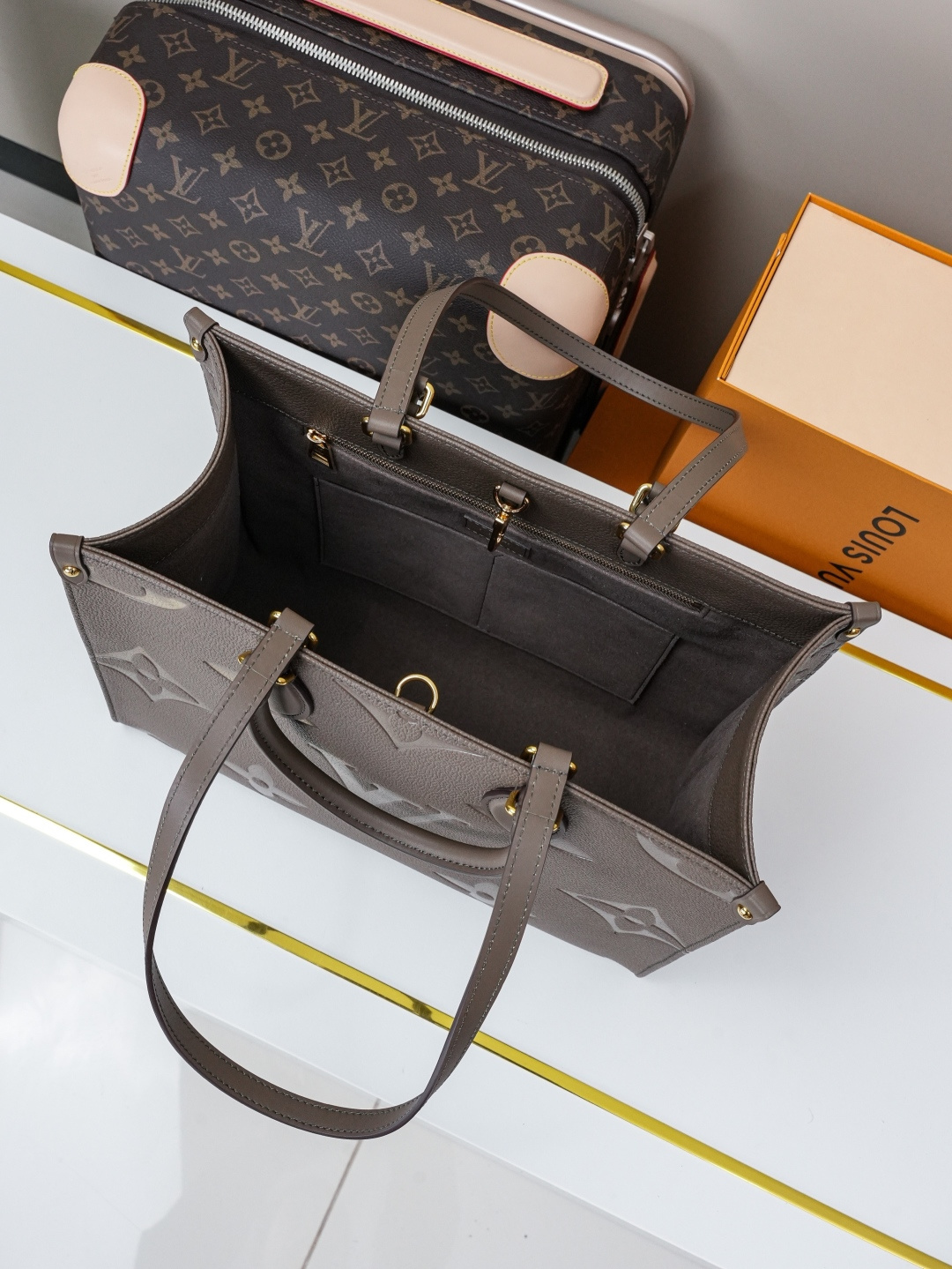 Louis Vuitton Onthego MM Tote Bag in Brown Monogram Empreinte Leather - Image 7