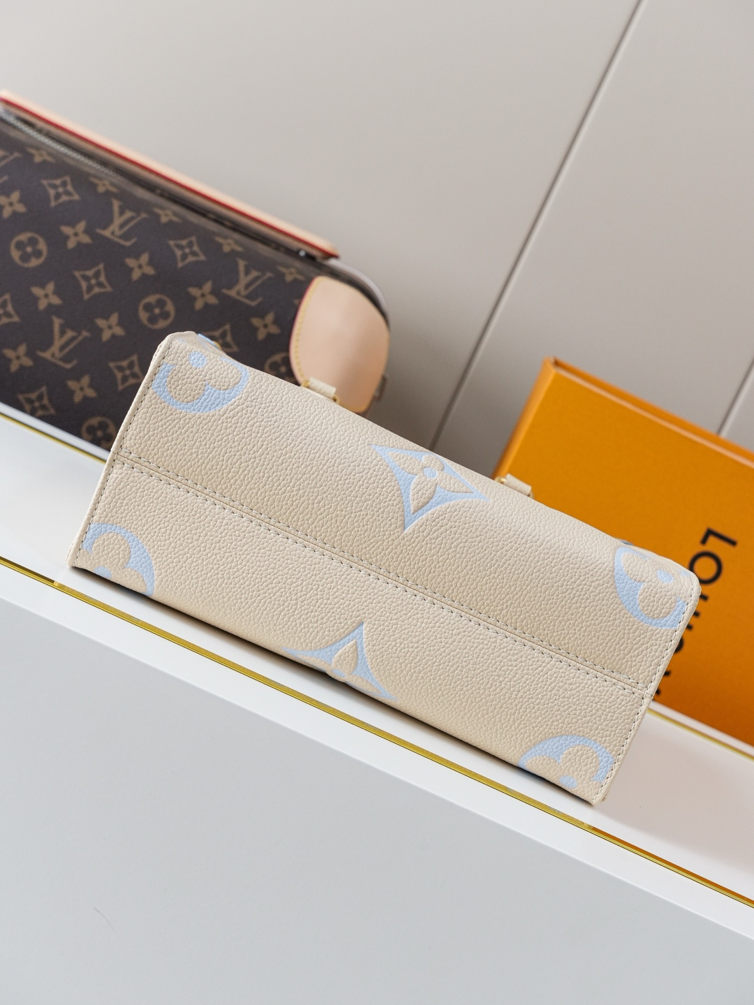 Louis Vuitton OnTheGo Small Tote Bag in Bicolor Monogram Empreinte Leather - Image 7
