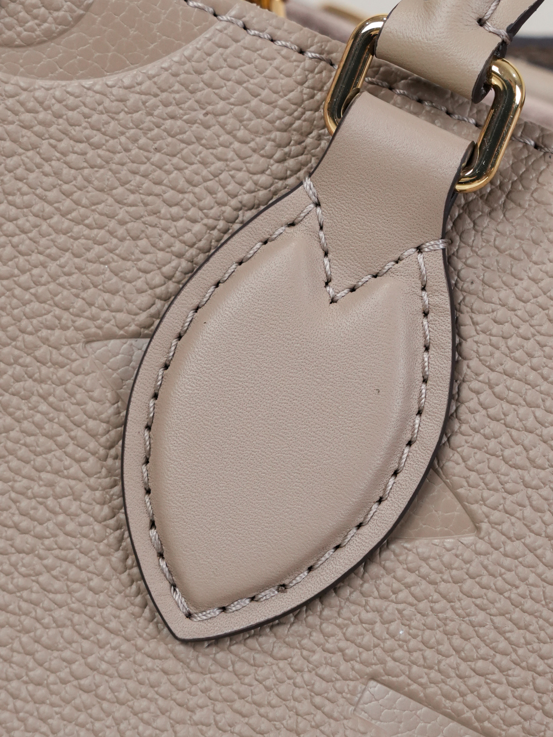 Louis Vuitton Onthego Small Tote Bag in Monogram Empreinte Leather - Image 7