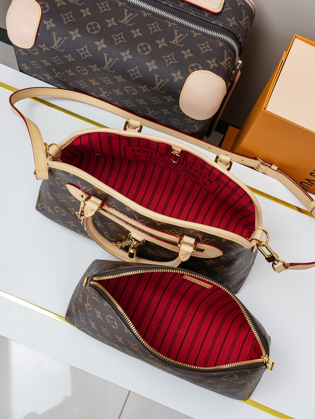 Louis Vuitton Ever More Small Handbag - Image 7