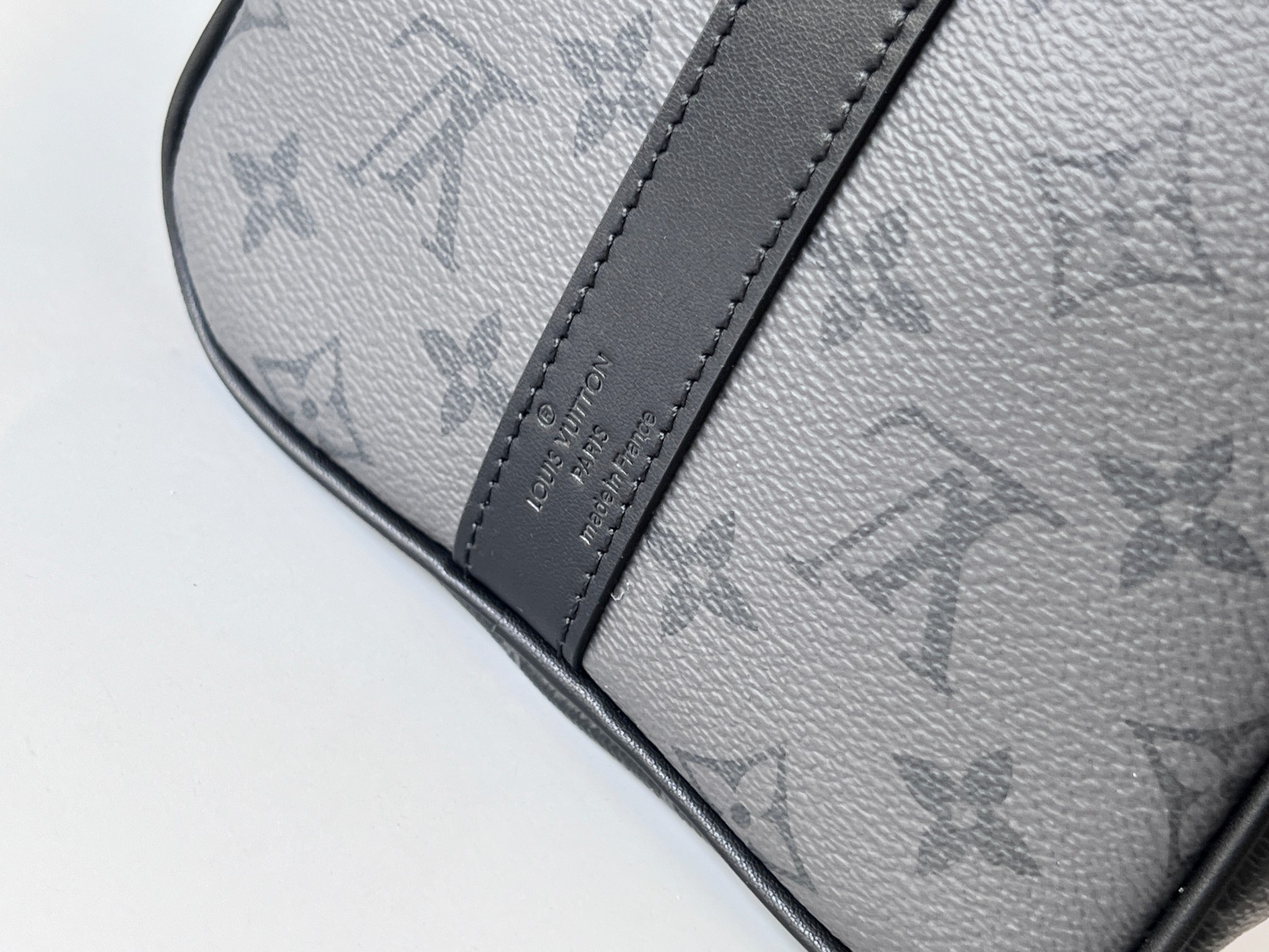Louis Vuitton Keepall 35 Travel Bag in Monogram Eclipse Canvas - Image 7