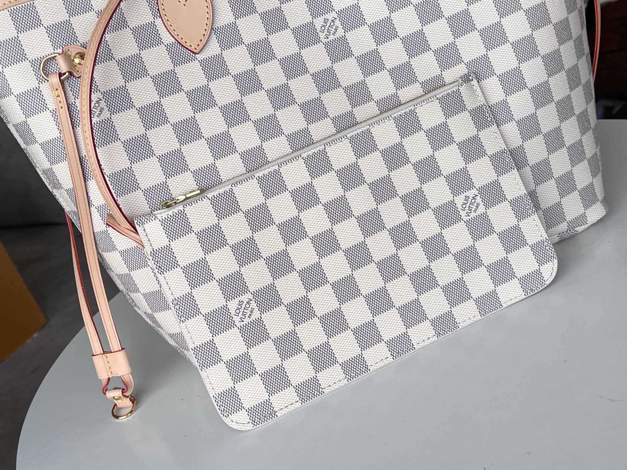Louis Vuitton Neverfull Classic Shopping Tote with Removable Zipper Pouch - Image 7