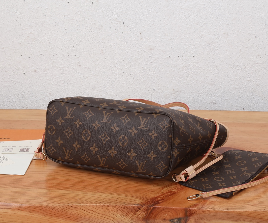 Neverfull Small Tote Bag in Damier Azur Canvas - Image 7