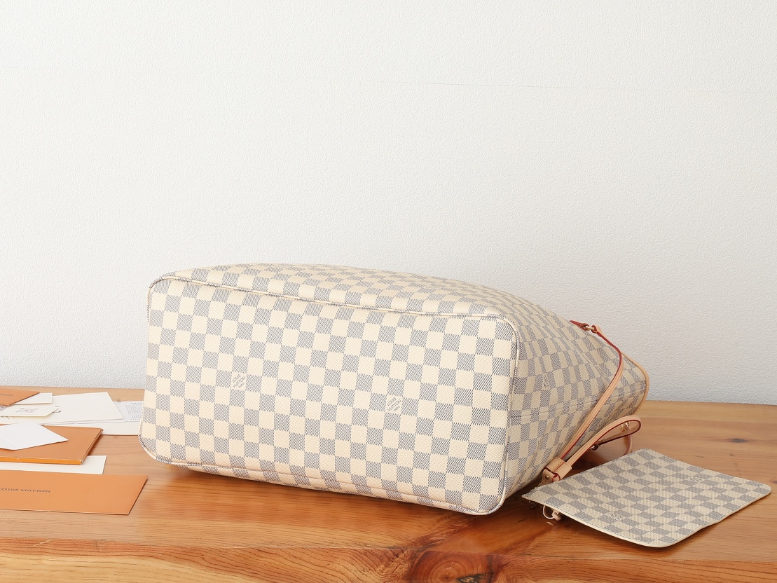 Louis Vuitton Neverfull Large Tote Bag in Damier Azur - Image 7