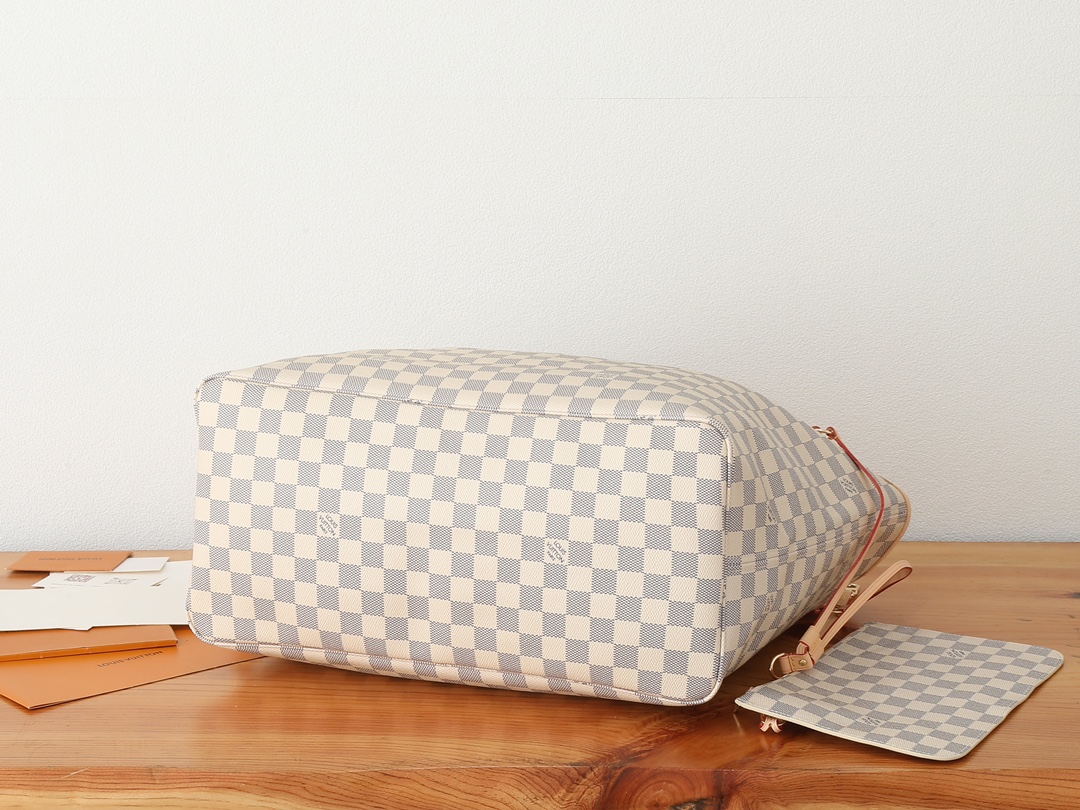 Louis Vuitton Neverfull Large Tote Bag in Damier Azur - Image 7