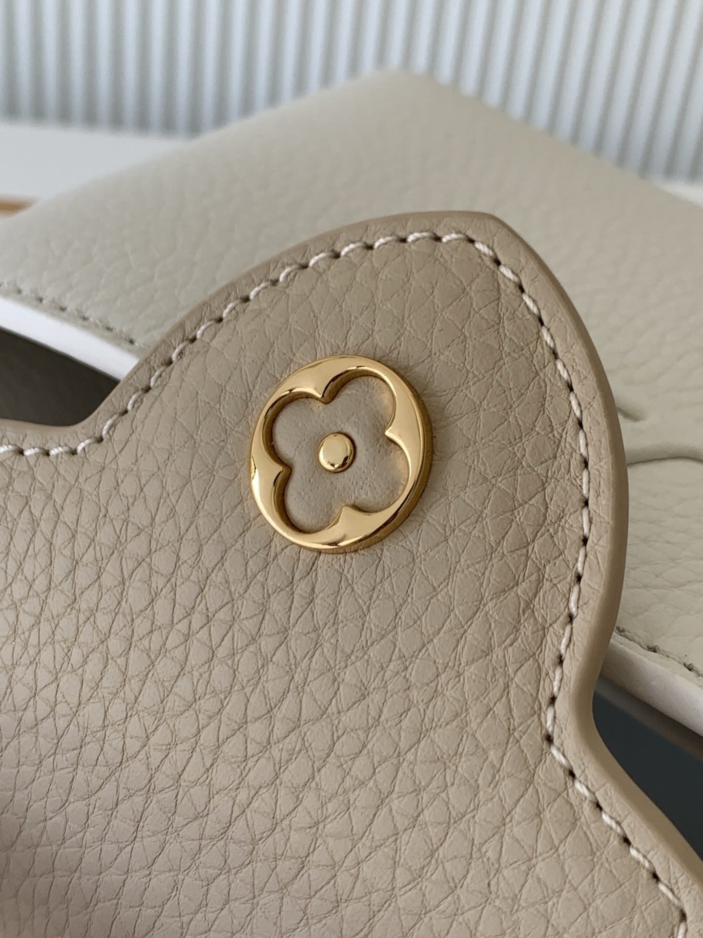 Louis Vuitton Capucines BB Handbag - Image 7
