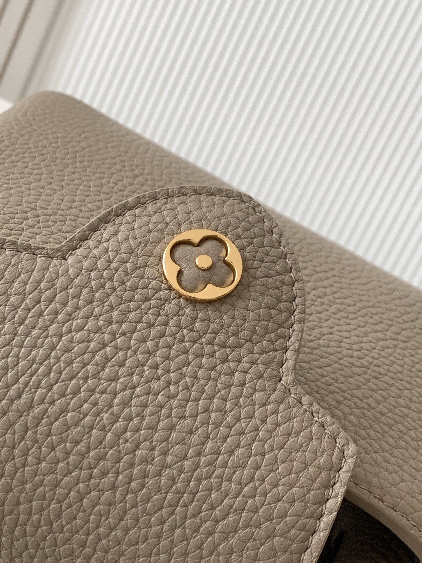 Louis Vuitton Capucines Mini Handbag in Elephant Gray - Image 7