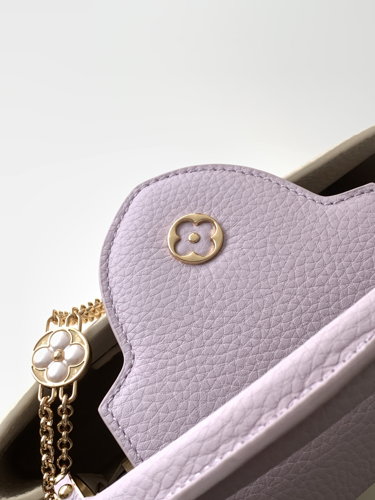 Louis Vuitton Capucines BB Handbag in Taurillon Leather - Image 7