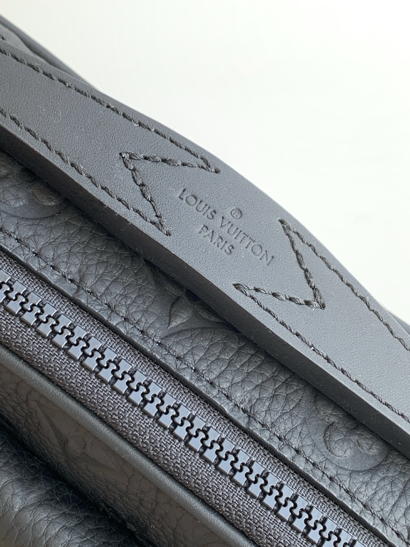 Louis Vuitton S Lock Messenger Bag, Black Embossed Leather - Image 7