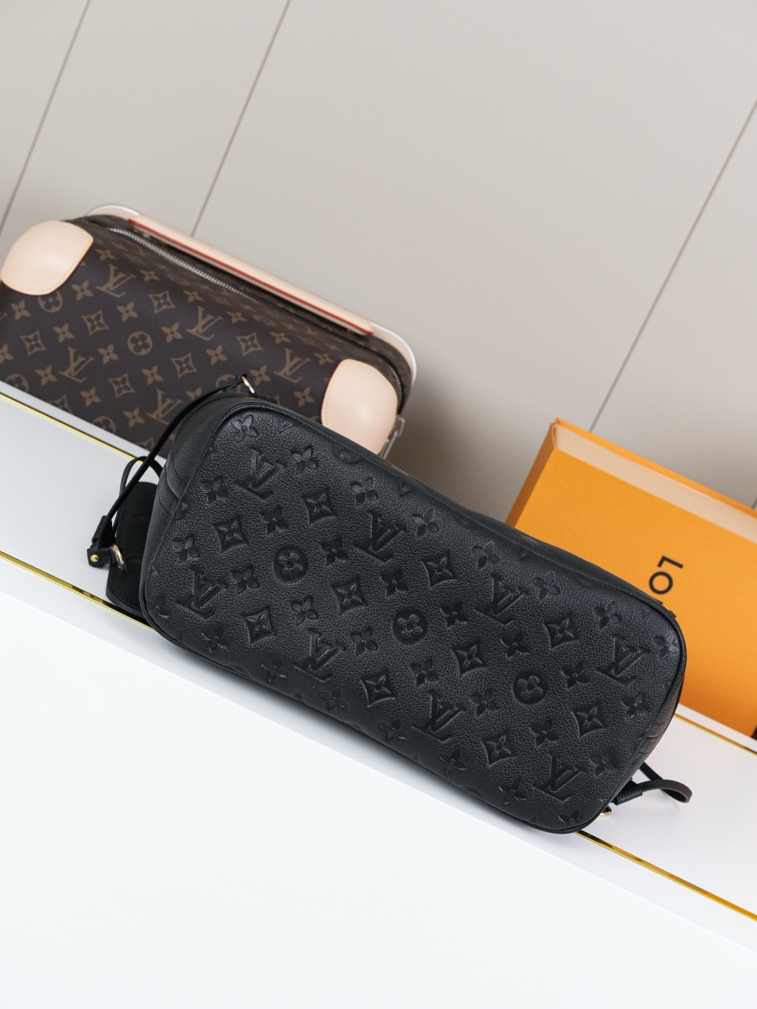 Louis Vuitton Neverfull MM Monogram Empreinte Leather Tote Bag - Image 7