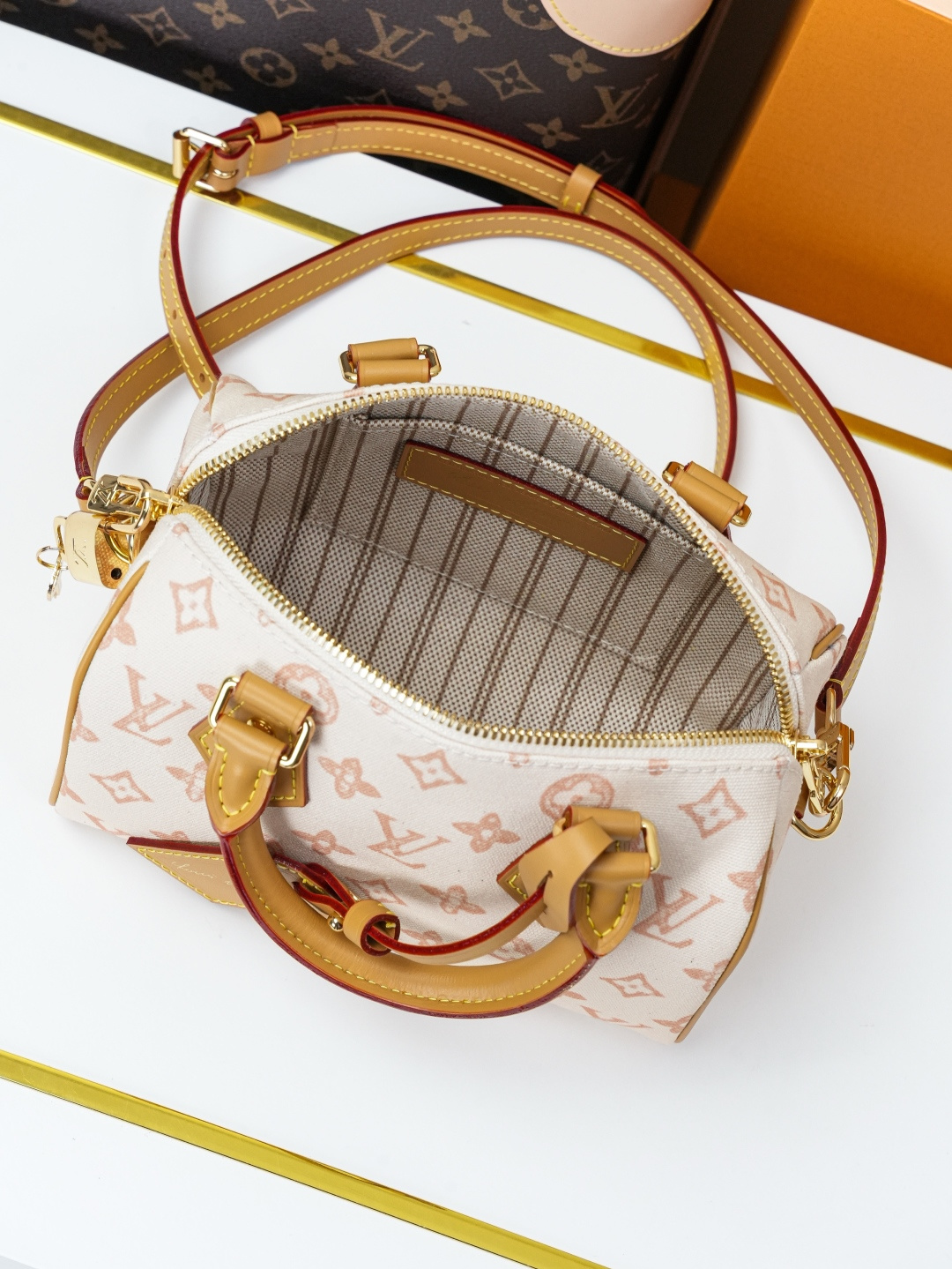 Louis Vuitton Speedy Bandoulière 20 Handbag - Image 7