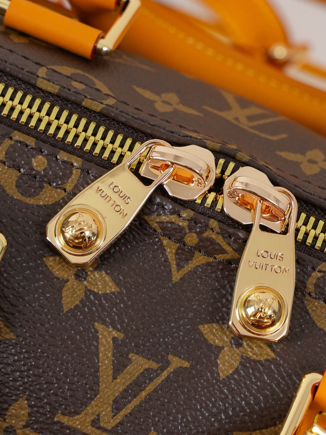 Louis Vuitton Keepall Bandoulière 35 Travel Bag in Monogram Archive Canvas - Image 7