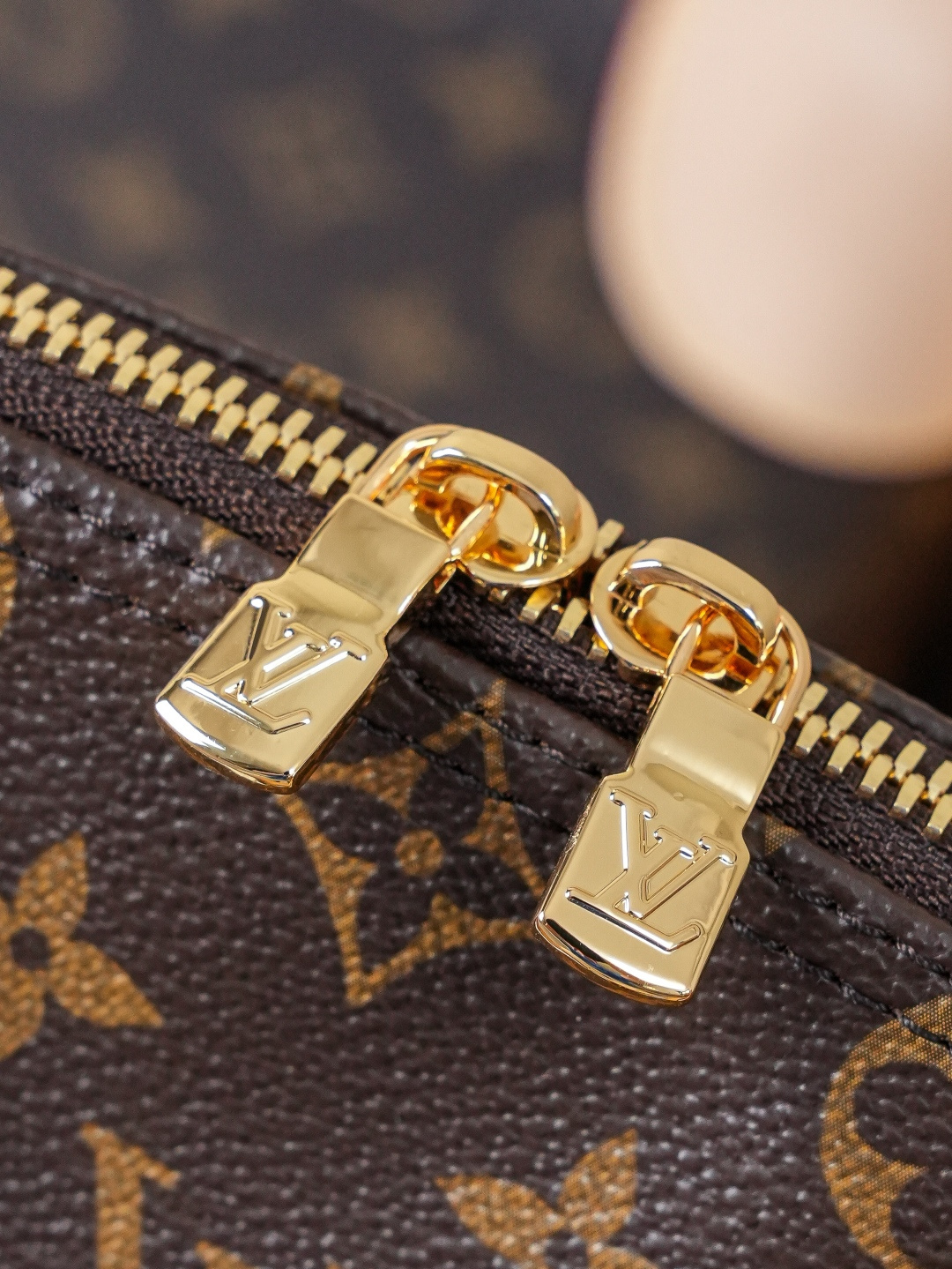 Louis Vuitton Alma Soft Medium Handbag in Monogram Canvas - Image 7