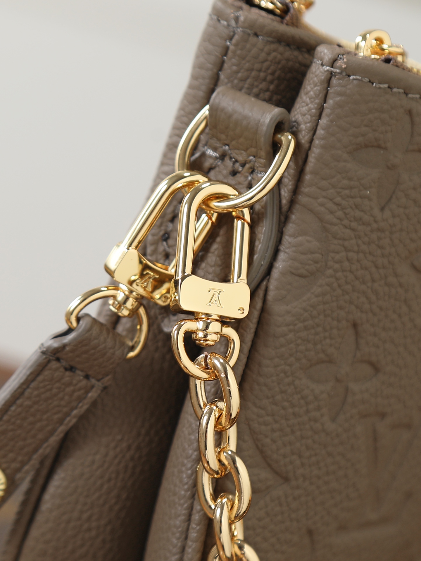 Louis Vuitton Liv Shoulder Bag M25816 in Olive Green - Image 7