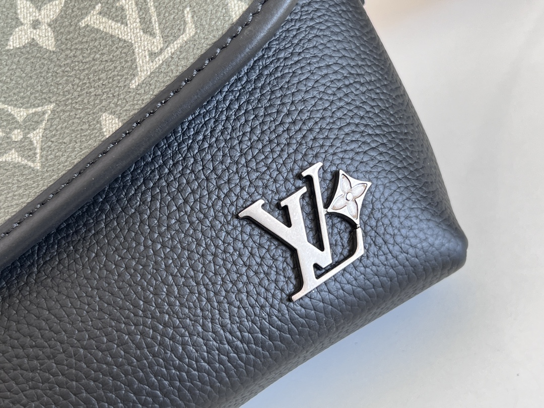 Louis Vuitton M12618 Pulse Mini Handbag - Image 7
