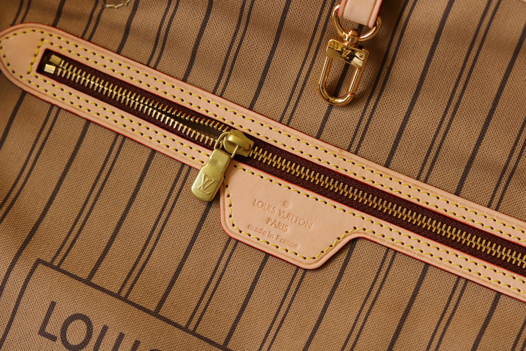 Louis Vuitton Neverfull Medium Tote Bag - Image 7