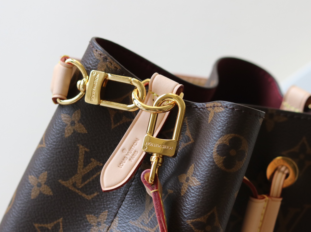 Louis Vuitton NéoNoé BB Mini Bucket Bag in Monogram Canvas - Image 7