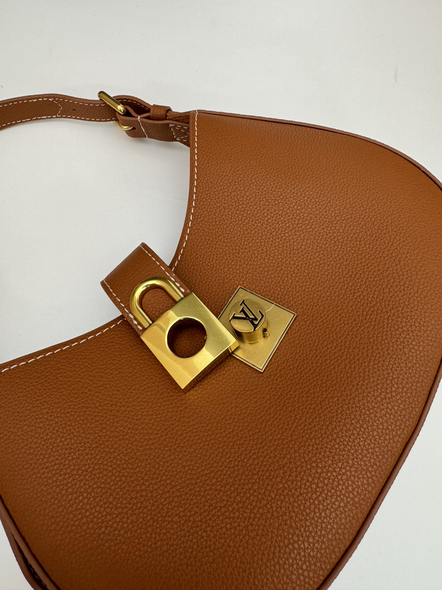 Louis Vuitton Low Key Shoulder Bag M24611 / M24885 / M24990 - Image 7