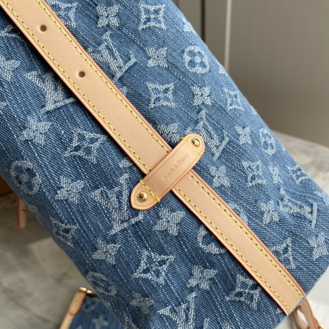 Louis Vuitton CarryAll Medium Denim Tote Bag - Image 7