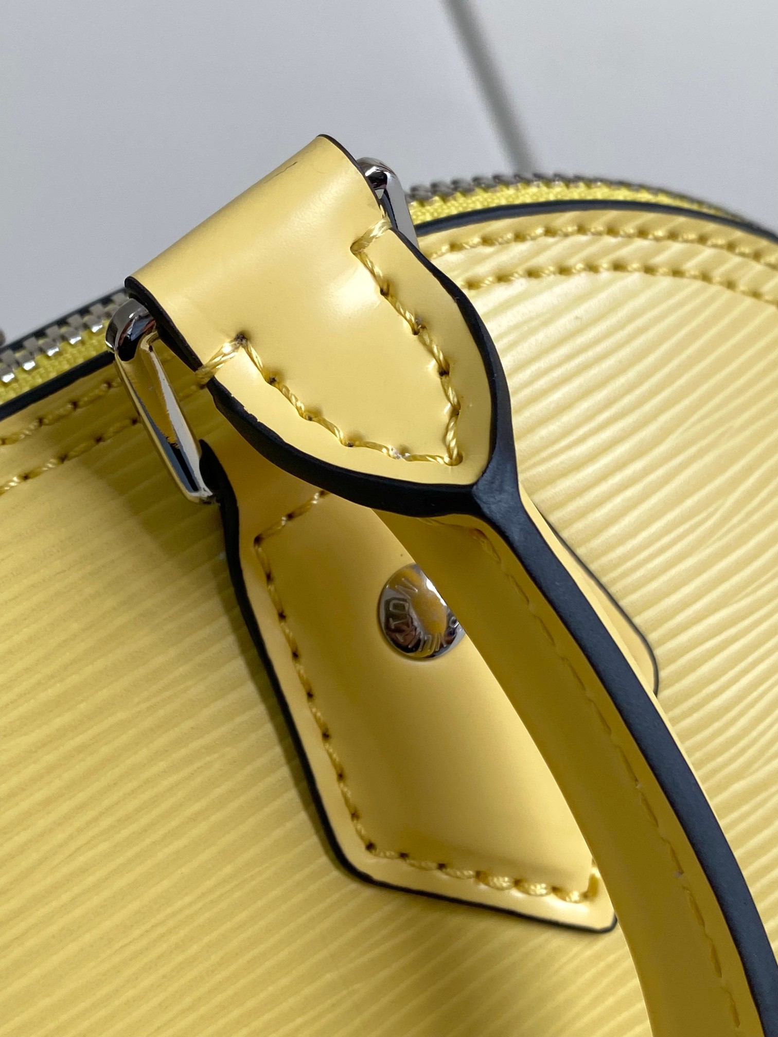 Louis Vuitton Alma BB Handbag in Epi Leather - Image 7