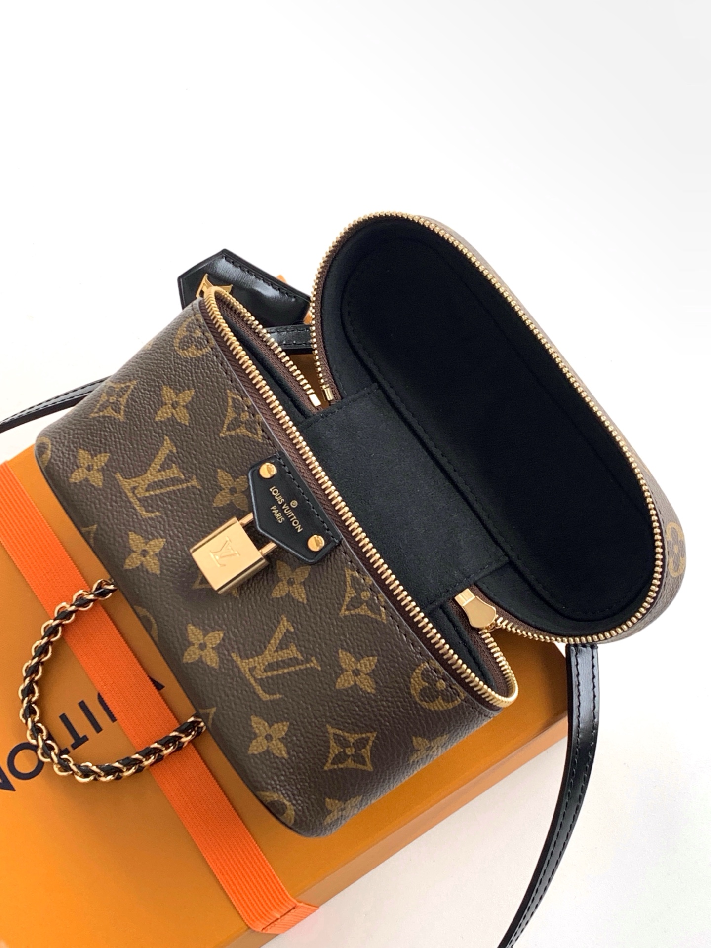Louis Vuitton Vanity Chain Pouch M47125 - Image 7