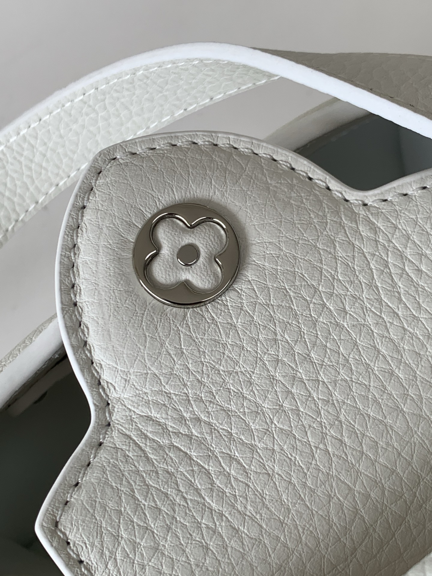 Louis Vuitton Capucines East West Mini Handbag M24671 in White - Image 7