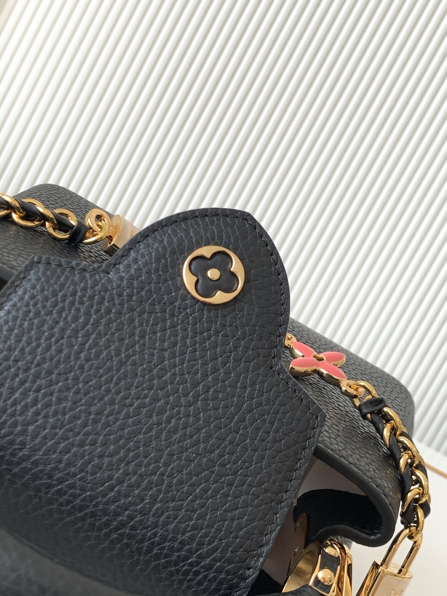 Louis Vuitton Capucines Mini Handbag in Black Taurillon Leather - Image 7