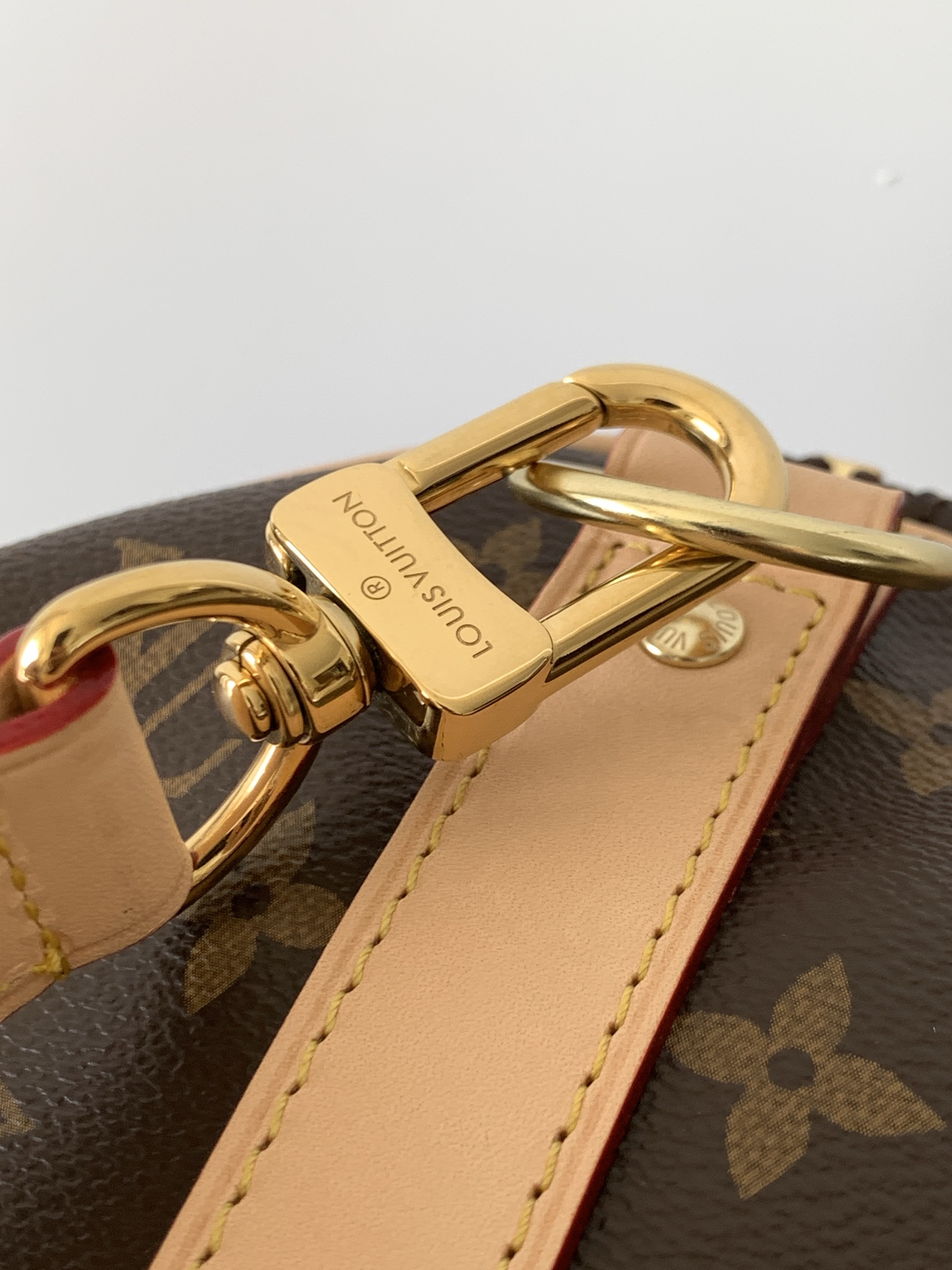 Louis Vuitton Keepall Bandoulière 55 Travel Bag - Image 7