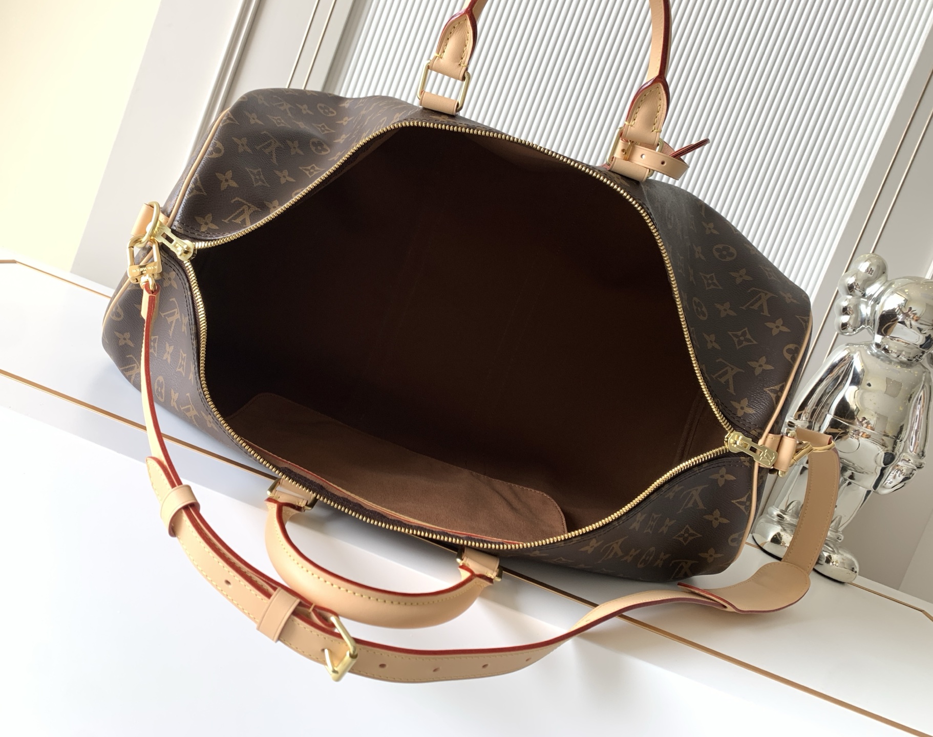 Louis Vuitton Keepall Bandouliere 55 Monogram Travel Bag - Image 7