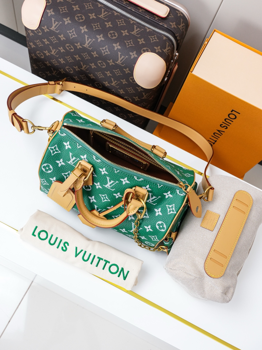 Speedy Bandoulière 25 Monogram Leather Handbag - Image 7
