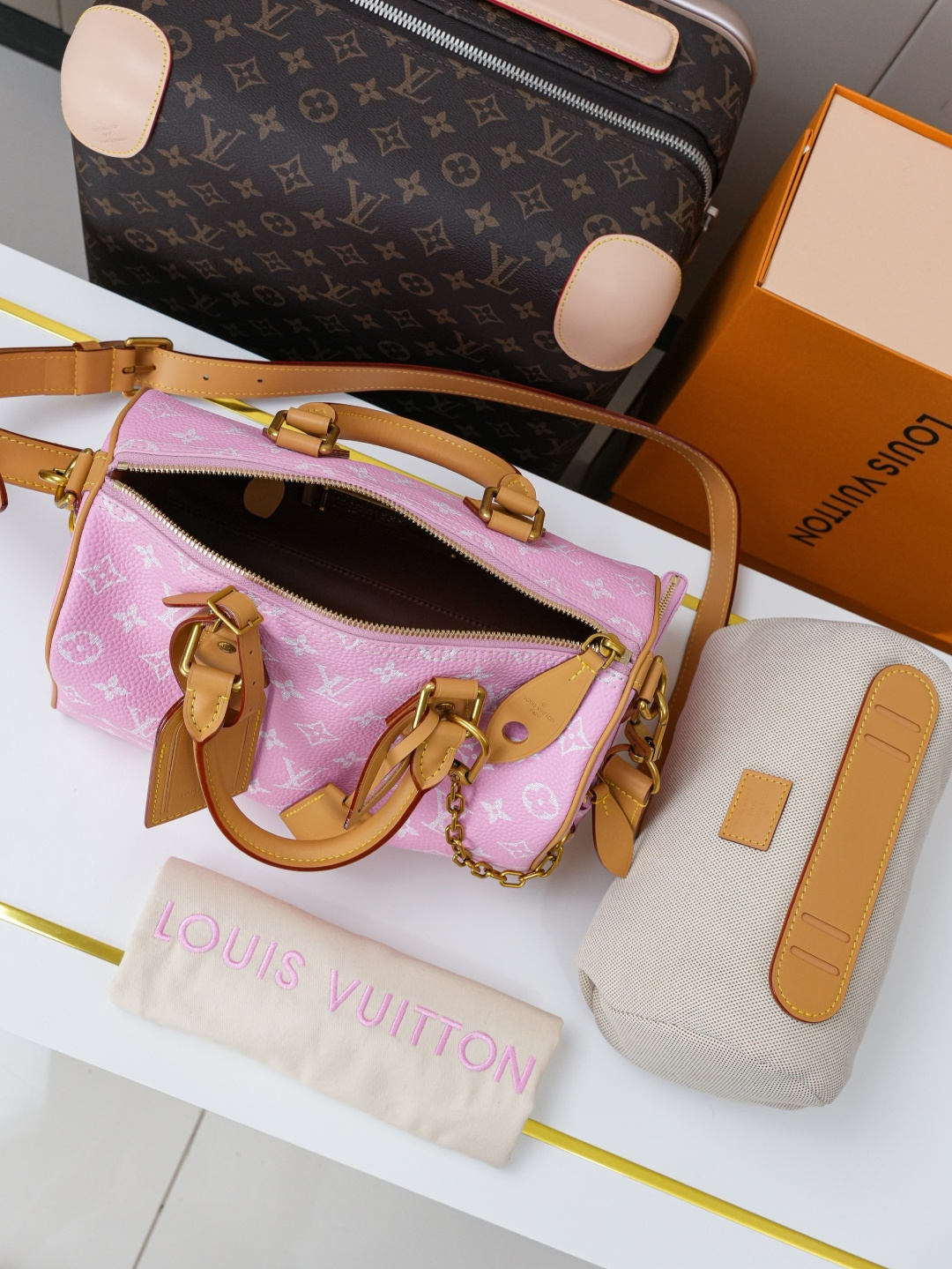 Louis Vuitton Speedy Bandoulière 25 Monogram Leather Handbag - Image 7