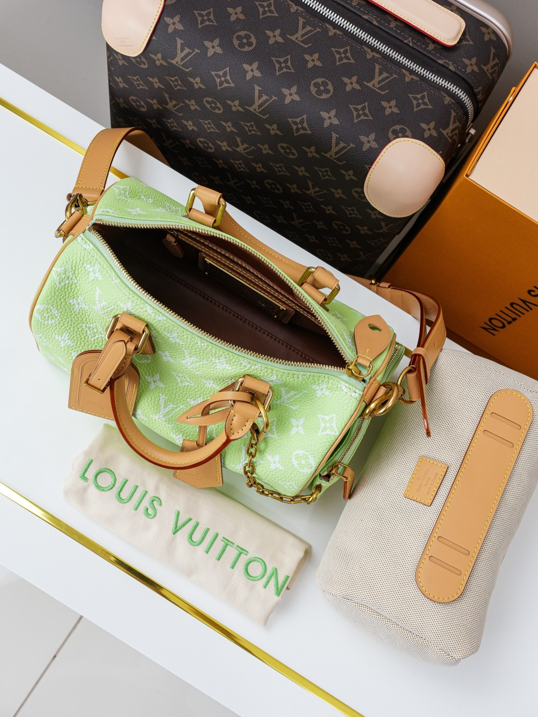 Speedy Bandoulière 25 Monogram Leather Handbag - Image 7