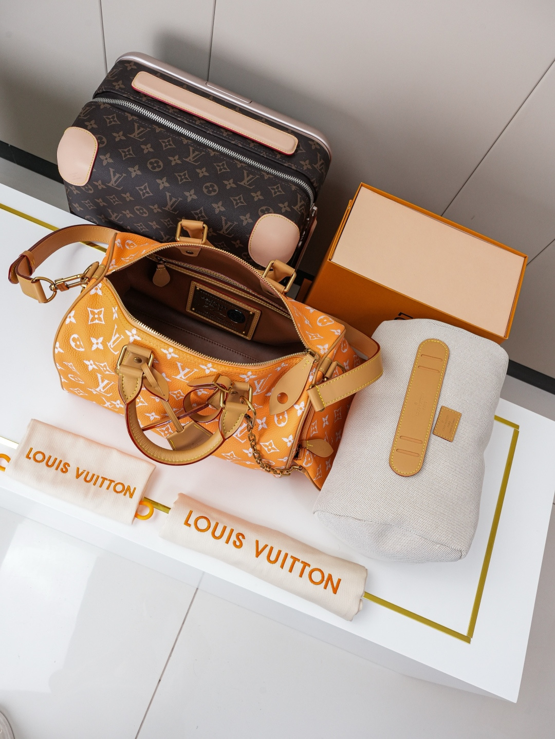 Louis Vuitton Speedy Bandouliere 30 Handbag - Image 7